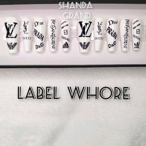 Lux Press-On Nail Set (Coffin Shape)